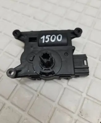 Subaru XV I Air flap motor/actuator T1017826P 20330