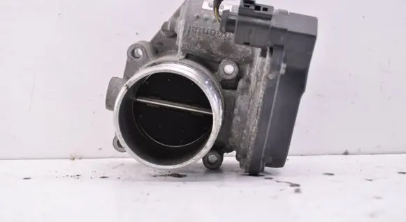 Skoda Superb B6 (3T) Throttle valve 06F133062J