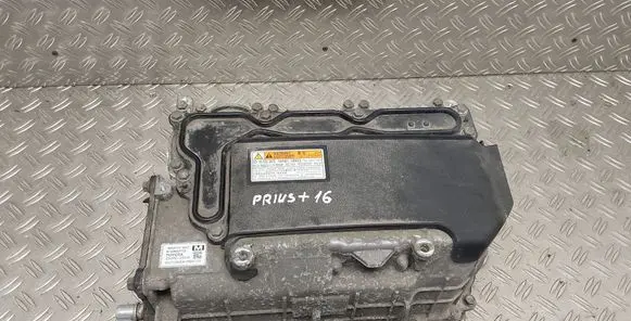 Voltage converter inverter