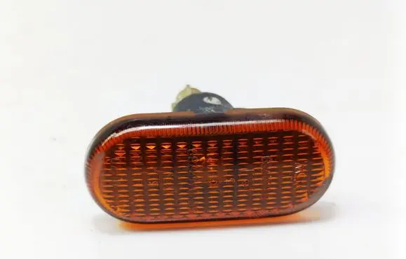 Renault Scenic I Front fender indicator light 7700822136
