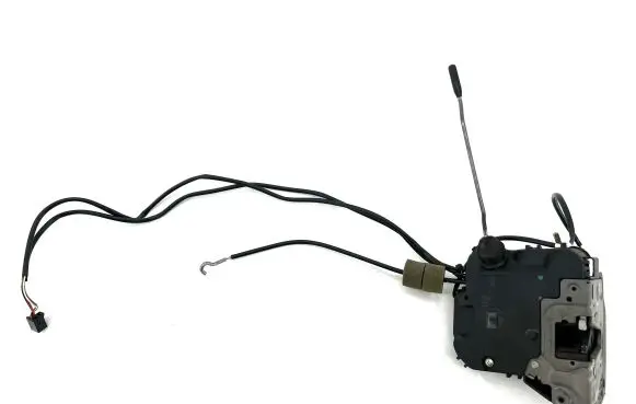 Mercedes-Benz CLS C219 Front door lock 2197200235