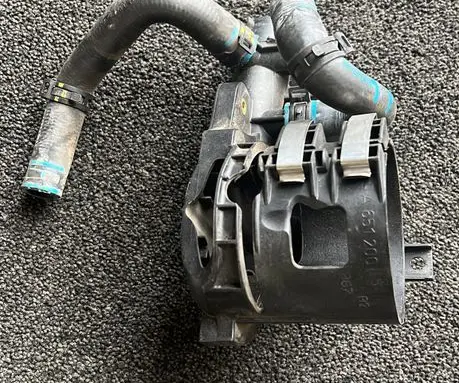 Mercedes-Benz Sprinter W906 Fuel filter bracket/mount holder A6512001556 6512001556 A2058303104