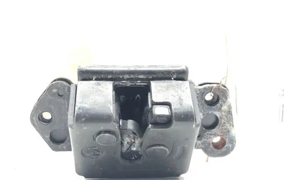 Toyota Yaris Tailgate exterior lock 