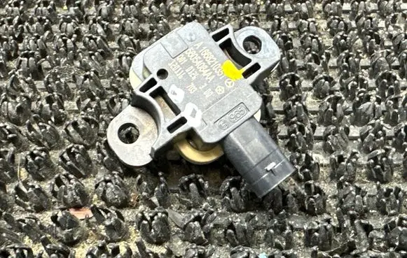 Dodge Durango III Airbag deployment crash/impact sensor 56054084AA A1668210351