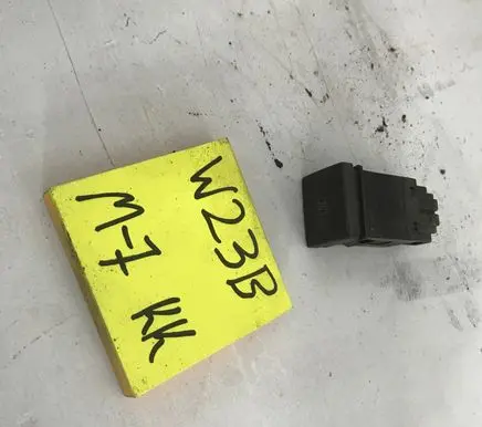 Volkswagen Golf III Windscreen/window heater switch 1H5959621