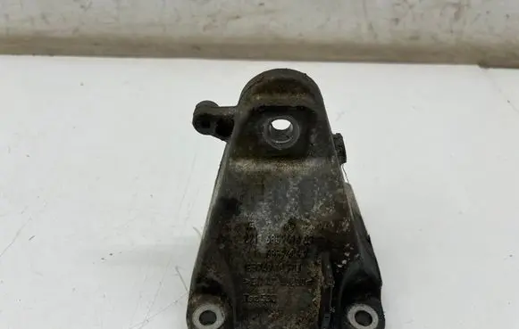 BMW 1 F20 F21 Engine mounting bracket 6859416 6859406