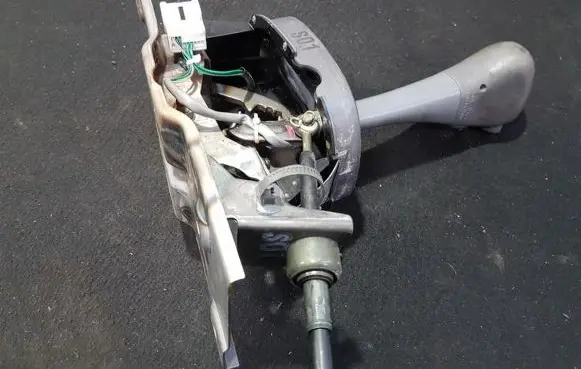 Hyundai Accent Gear shifter/selector