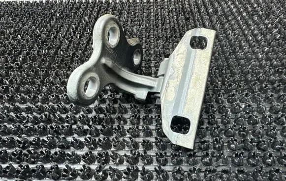 Volvo V60 Front door upper hinge 31299542