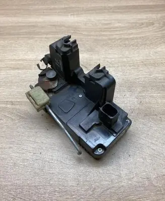 Opel Vectra C Rear door lock 24447345