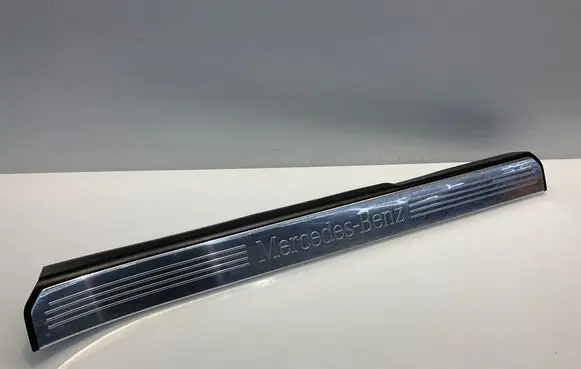 Mercedes-Benz S W221 Front sill trim cover A2216800235 2216800235