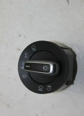 Volkswagen PASSAT CC Light switch