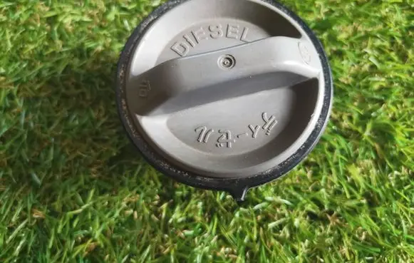 Toyota Avensis Verso Fuel tank filler cap 