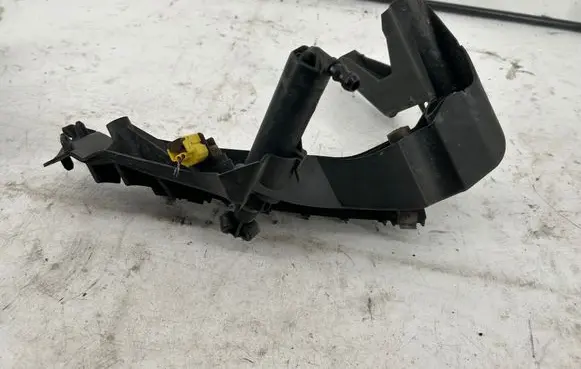 Audi A5 8T 8F Headlight/headlamp mounting bracket 8T0805607L 2001812