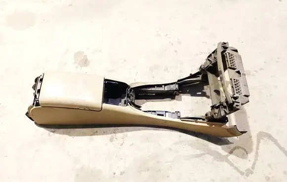 Mercedes-Benz CLS C219 Armrest 
