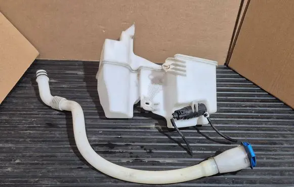 Volkswagen Transporter - Caravelle T5 Windshield washer fluid reservoir/tank 7H0955453L 7H0955453K 7H0955453M