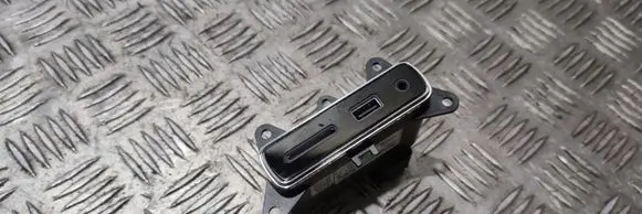 Jeep Grand Cherokee AUX in-socket connector 68141322AA