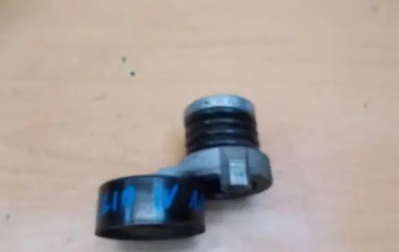 Renault Clio IV Timing belt tensioner 
