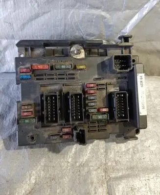Peugeot 307 Relay mounting block 9646405380B4