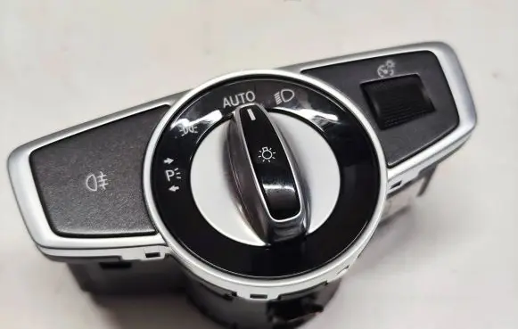 Mercedes-Benz C W205 Light switch A2059057007 10128761 09J01