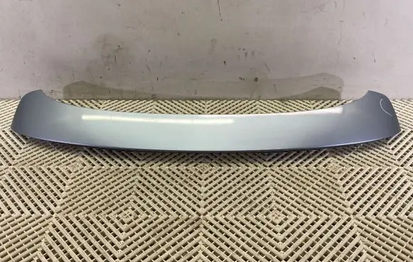 Tailgate/trunk spoiler