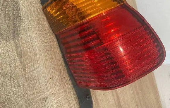 BMW 5 E39 Tail light bulb cover holder 393440 8371324