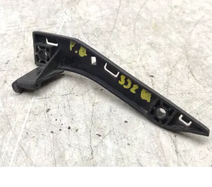 Front bumper mounting bracket