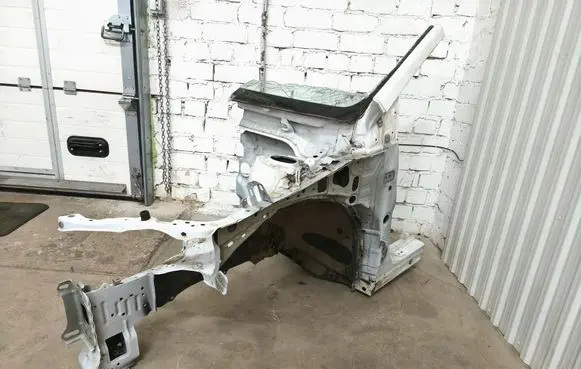 Toyota Avensis T270 Front quarter panel 