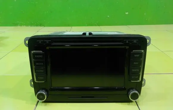 Volkswagen Scirocco Radio/CD/DVD/GPS head unit 1T0035680B 18AB6