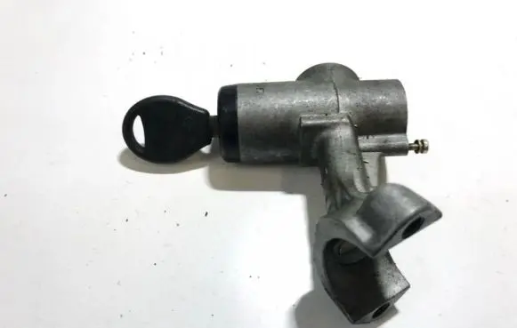 Nissan Primera Ignition lock 9110