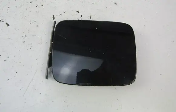 Nissan Primera Fuel tank cap trim 