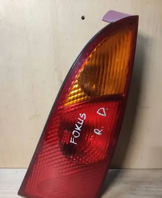 Ford Focus Rear/tail lights XS4113404AD