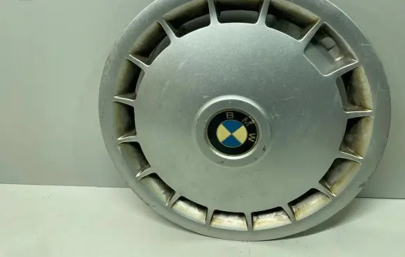 BMW 3 E30 R14 wheel hub/cap/trim 361311791701 11791701