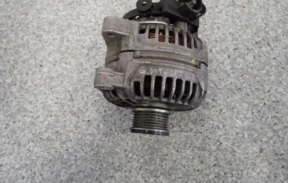 Suzuki Grand Vitara I Generator/alternator 124615027