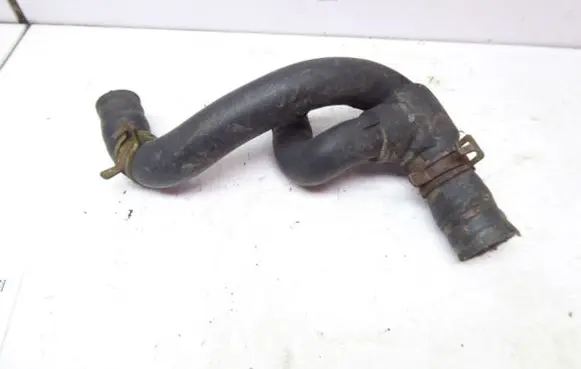 Volkswagen Golf III Engine coolant pipe/hose 037121058B