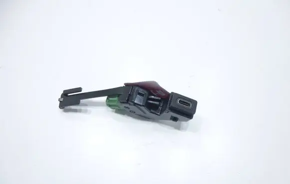 Volkswagen PASSAT B8 USB socket connector 3G8035726A 18VW0BL4 1001723