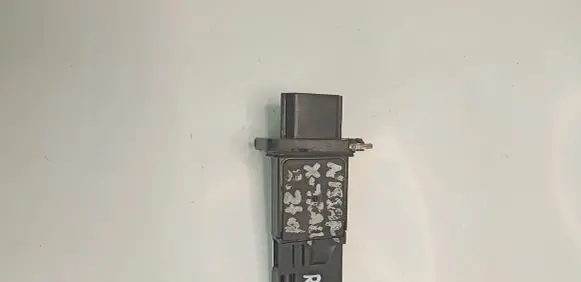 Nissan X-Trail T30 Mass air flow meter 226807S000 AFH70M3 3319