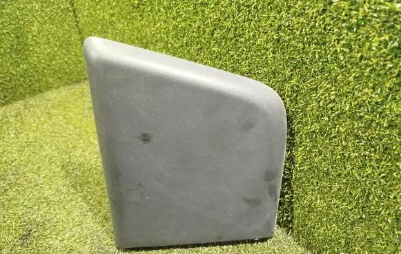 Rear fender molding trim
