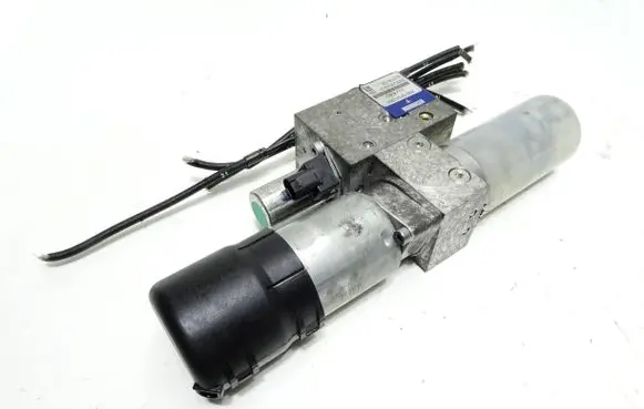 Opel Tigra B Convertible roof hydraulic pump 93162375 C101872282 HB70545002