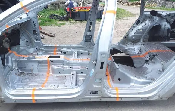 Volkswagen PASSAT B7 Pillar (middle)