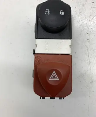 Renault Scenic II - Grand scenic II Hazard light switch 8200407415 8200095493 8200109723