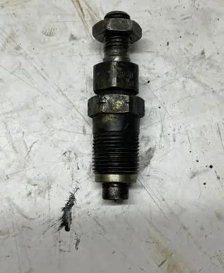 Nissan Terrano Fuel injector