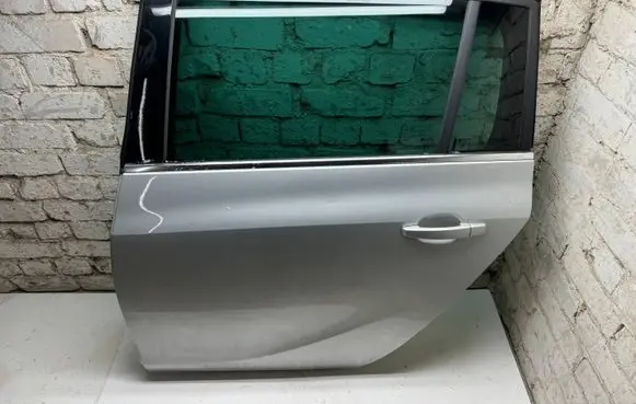 Opel Zafira C Rear door 