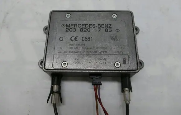 Mercedes-Benz Vaneo W414 Aerial antenna amplifier 2038201785