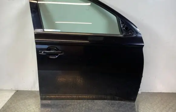 Mitsubishi Outlander Front door