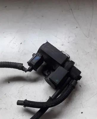 Toyota Avensis T270 Vacuum valve 