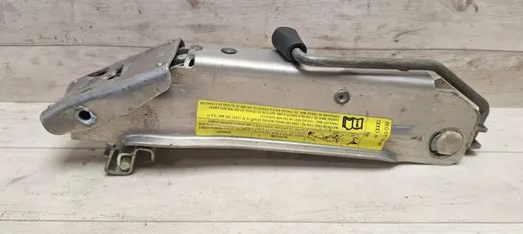 Audi A4 S4 B7 8E 8H Lift Jack 8E0011031M 8E0011031