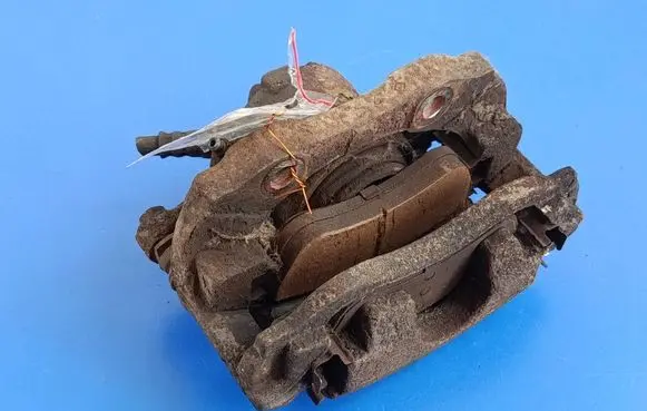 Front brake caliper