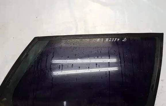 Volkswagen PASSAT B3 Rear side window
