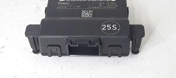 Audi A3 S3 A3 Sportback 8P Gateway control module 1K0907530P