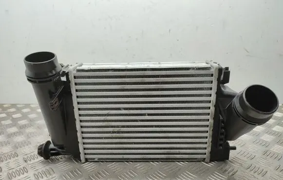 Nissan X-Trail T32 Intercooler radiator 816759